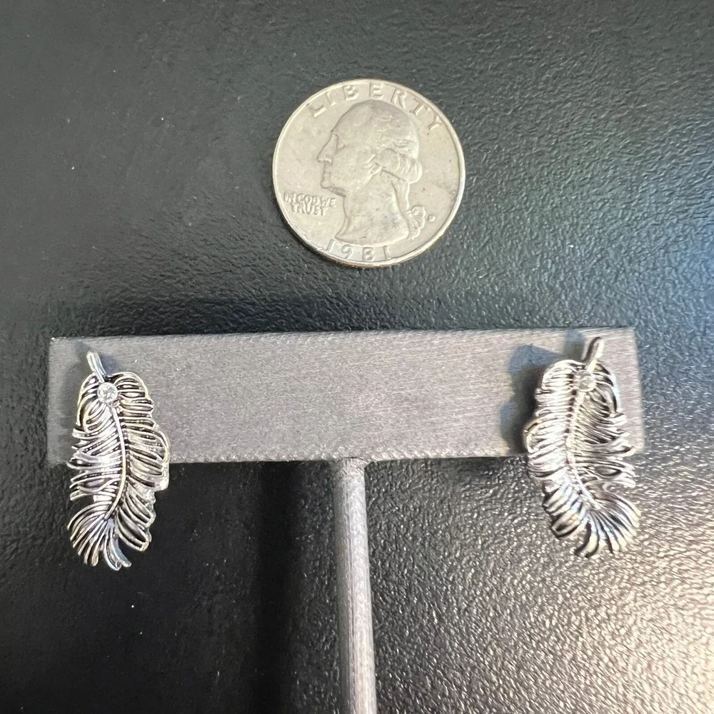 Vintage Feather Leaf Pierced Earrings Silver Tone‎ Drop